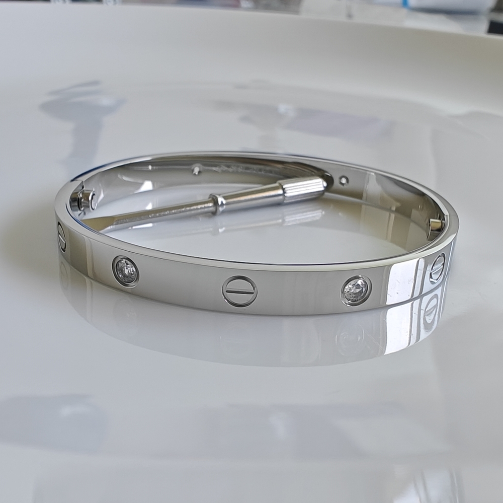 Silver Bracelet with Screw Motif